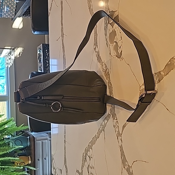 Vincent Camuto cross bodybag!! - Picture 4 of 5